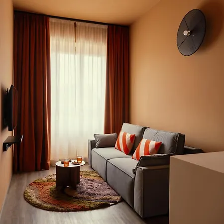 Bob W Ticinese 4* Milan